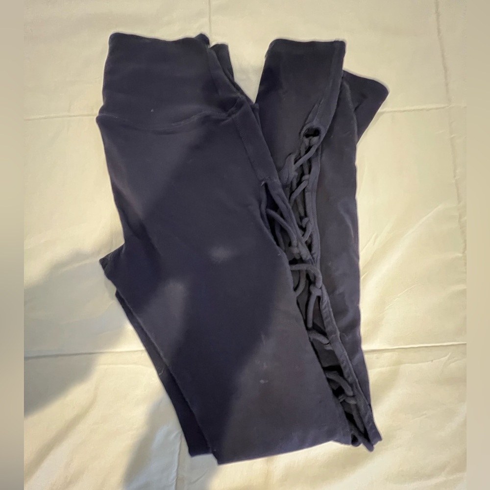 Alo navy leggings with cut out details
